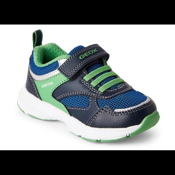 boys running shoes size 3